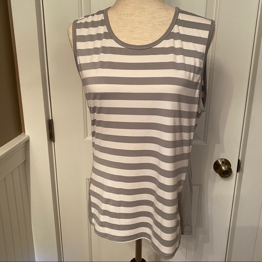 ATHLETA TOP SLEEVELESS TEE TANK GRAY WHITE STRIPE Size M